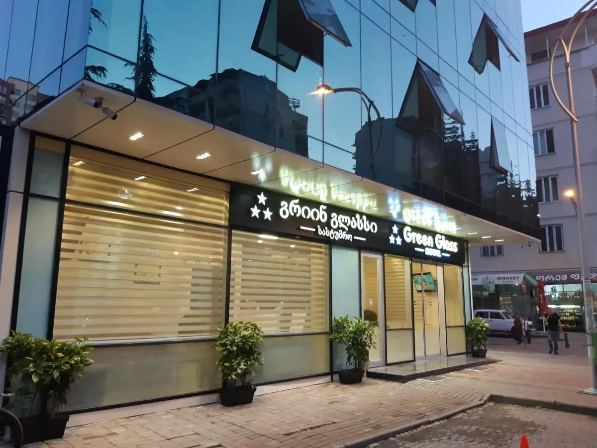 Hotel Green Glass
