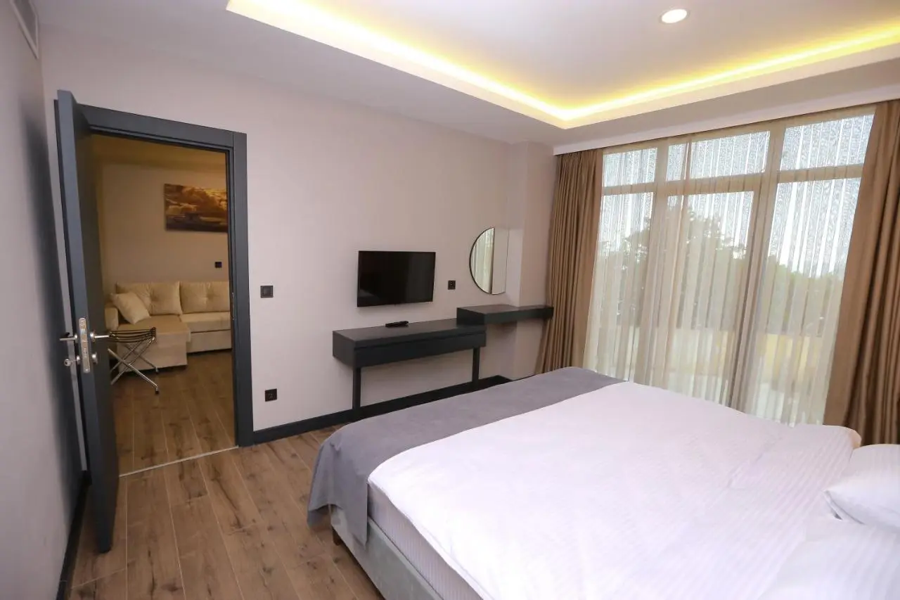 PENTAHOR HOTEL