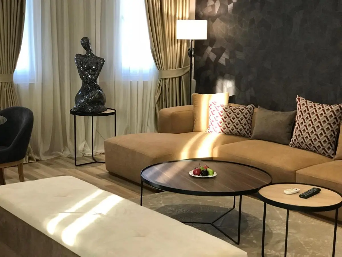 Hotel Deluxe