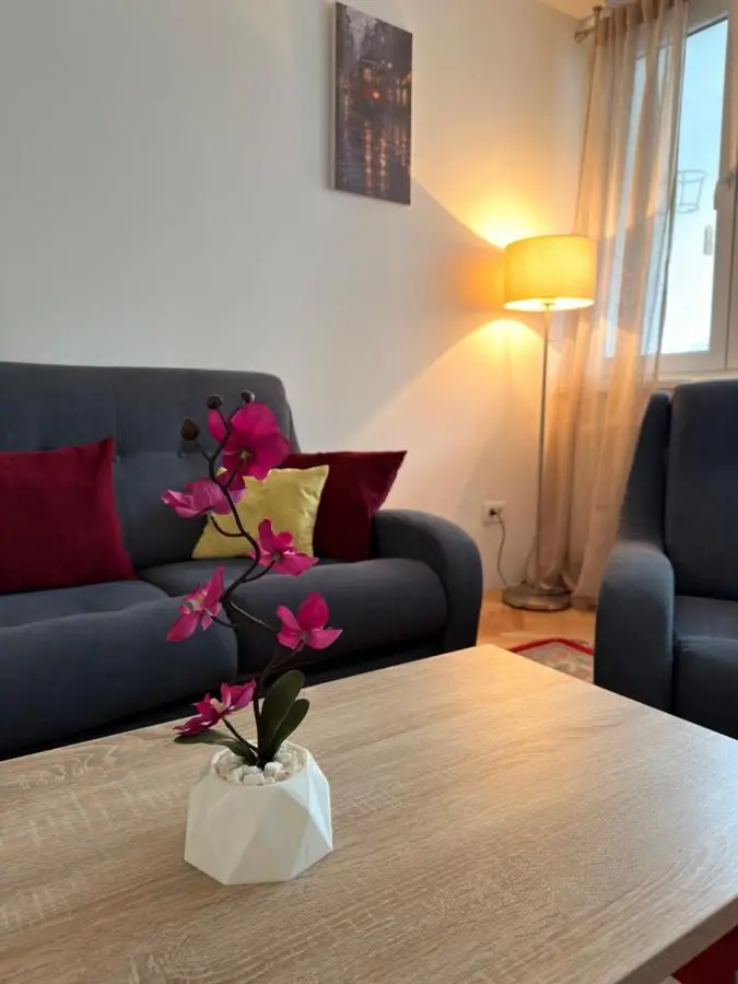 Old Square Apartment - Old Town