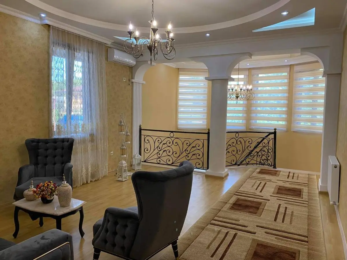 LANA`S GUEST HOUSE