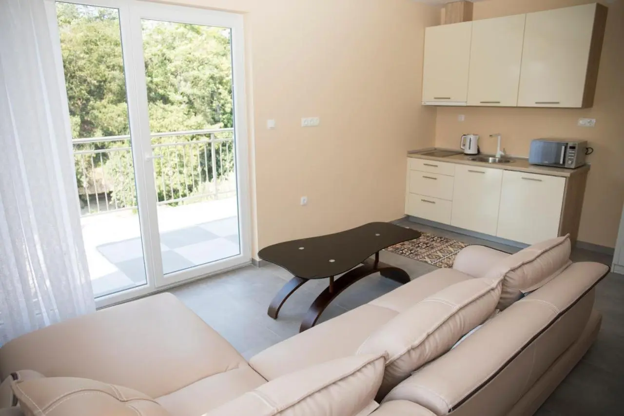 Kovac Riverfront Apartments