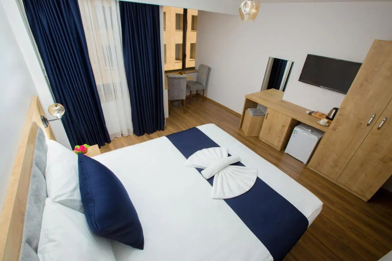 Golden Street Hotel