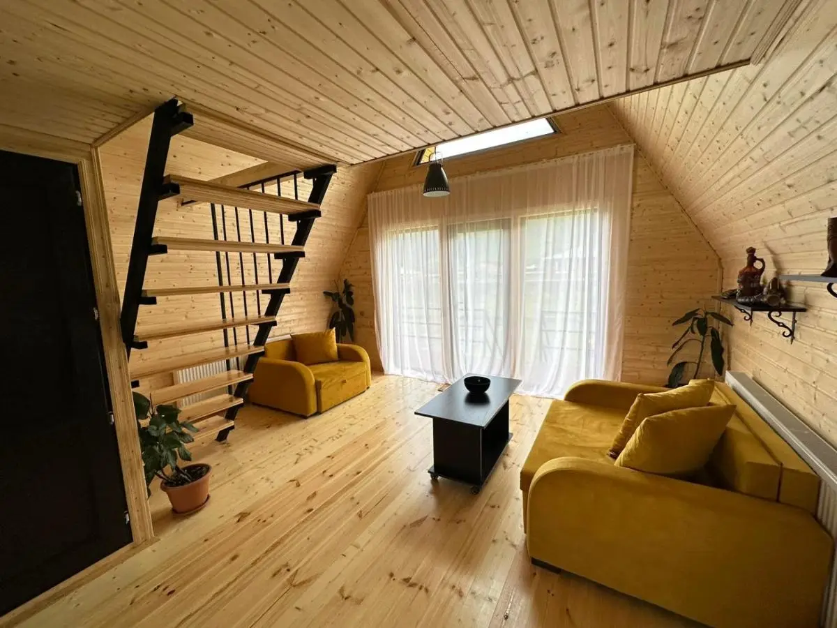Thomas' Hut