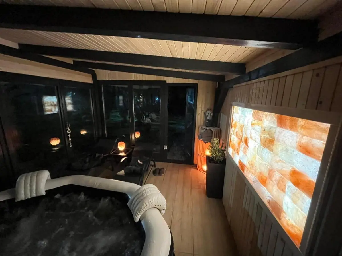 Residence Wood Pool & SPA