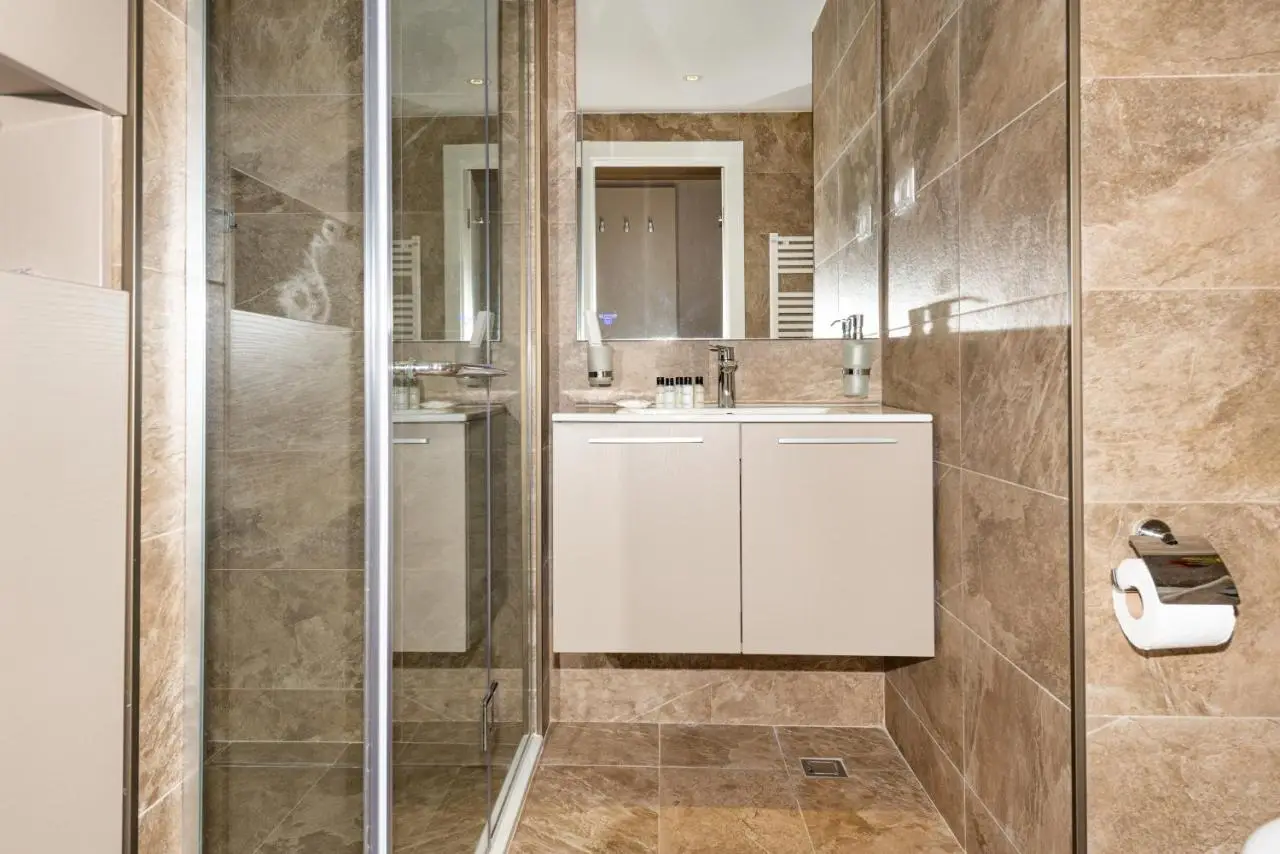Fountain Vista Luxury Residence by AESTHAVEN