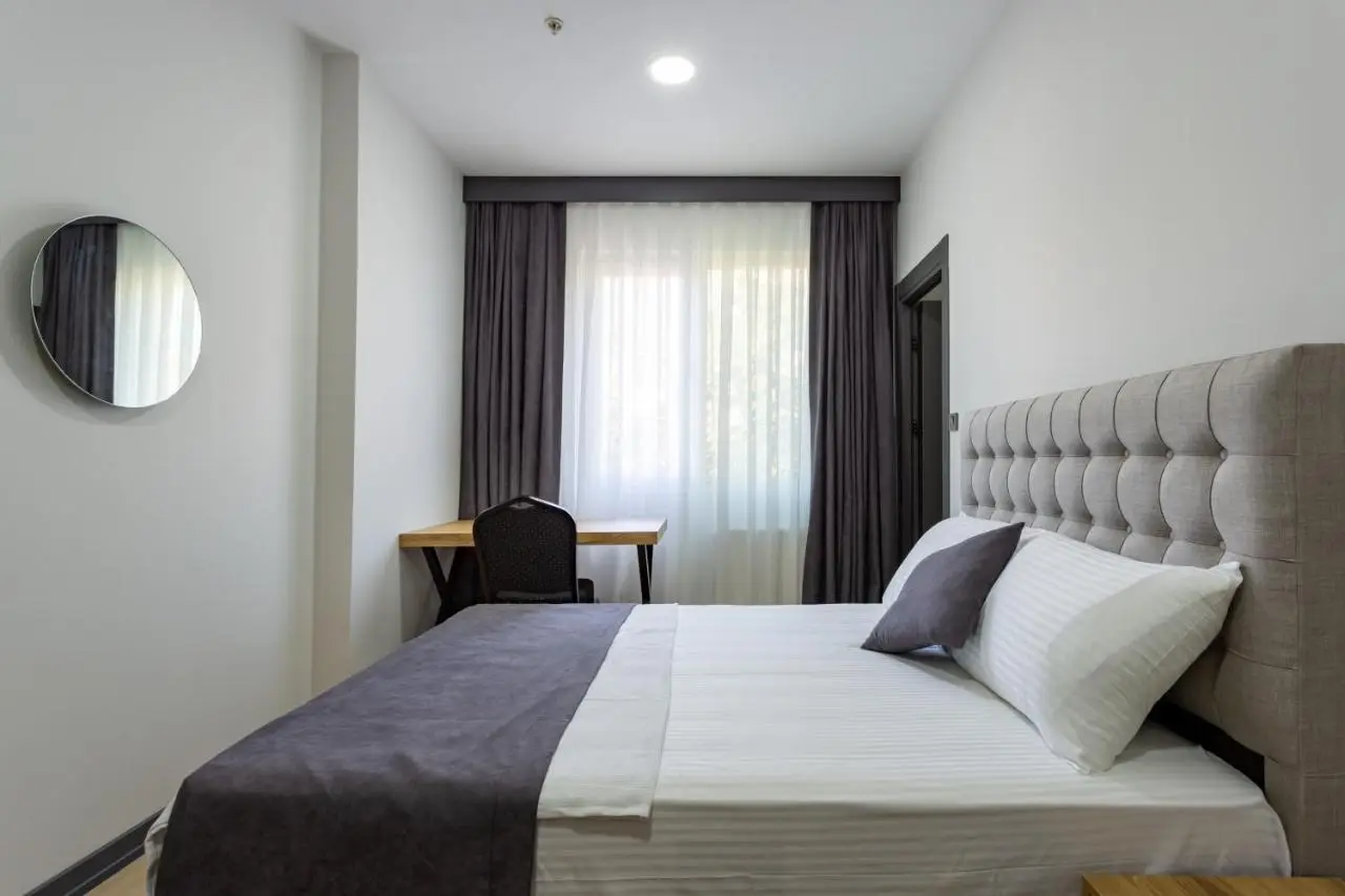 Atm Suit Otel