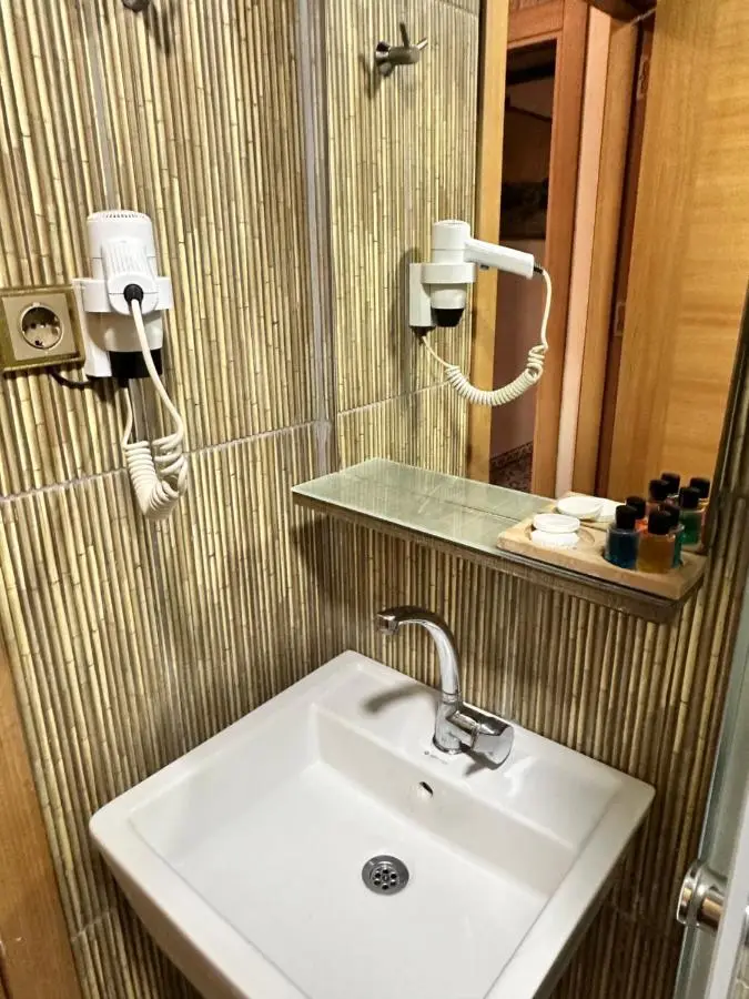 taksim white family suites