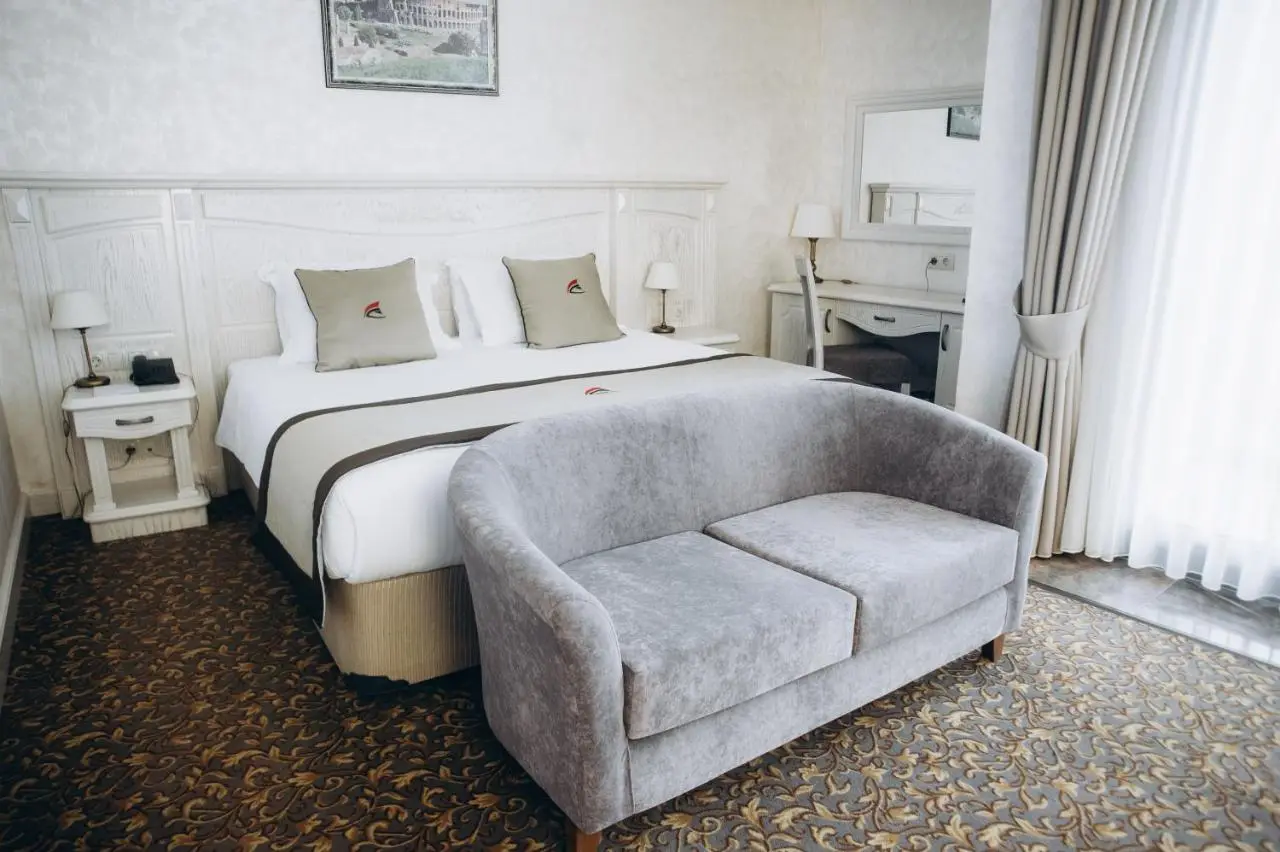 Colosseum Marina Hotel