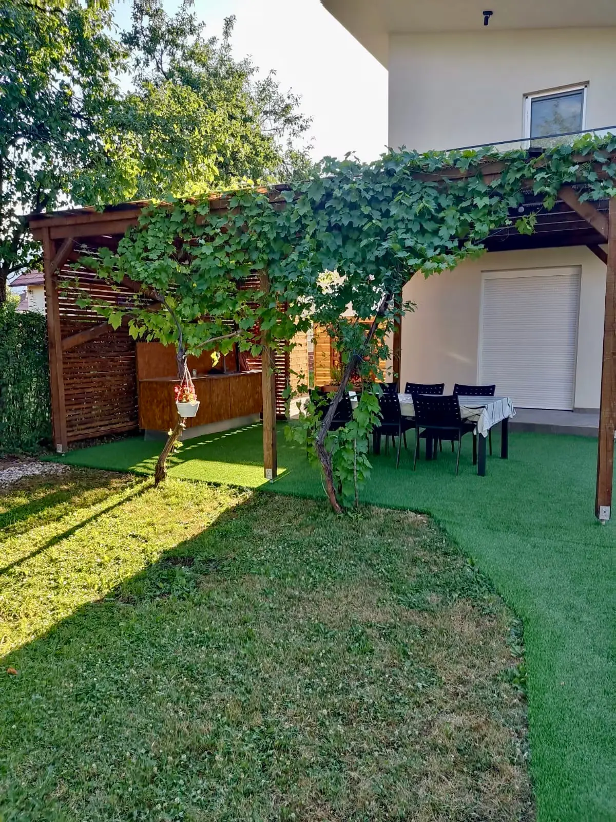 VillaGreenDream: 10 Min from Airport, Free Parking
