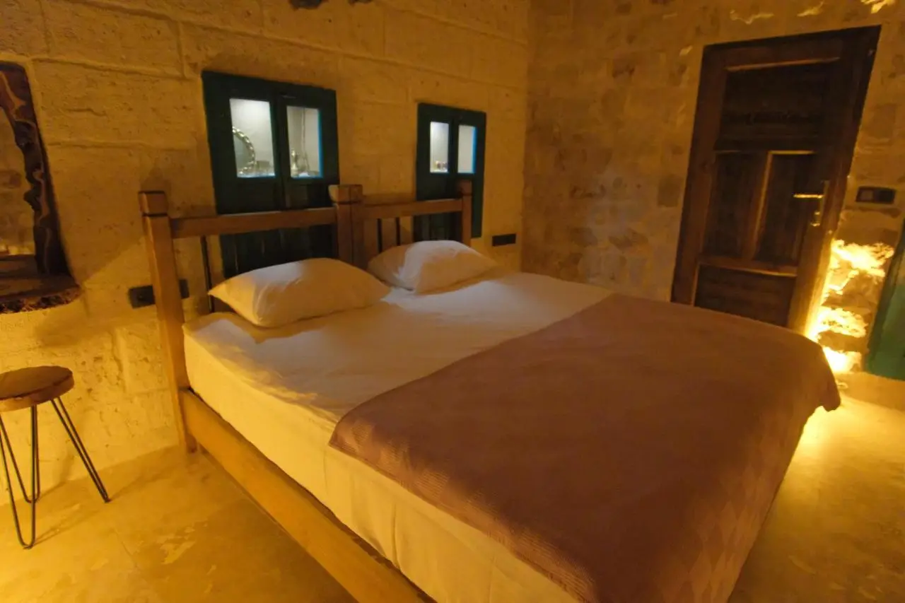 Euphoria Cave House