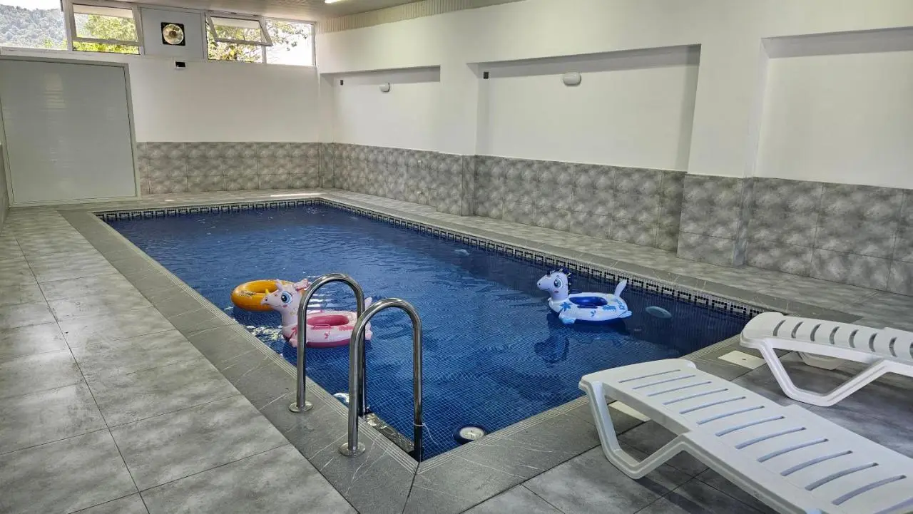 New Milan Mountain Ponoramic Hotel, with indoor heated swimming pool