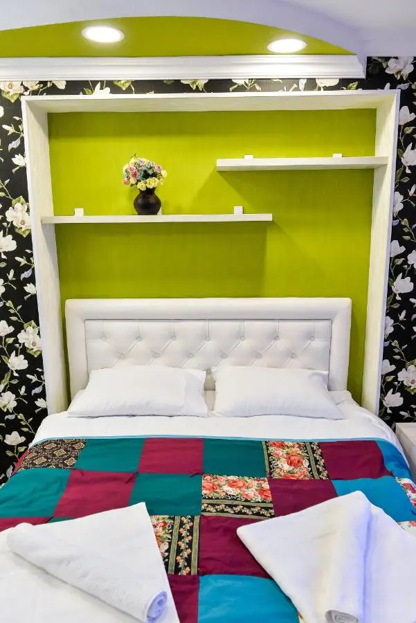 HOSTEL LOOK