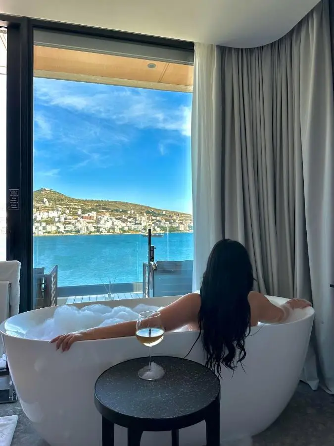 AlYACHT Premium Hotel