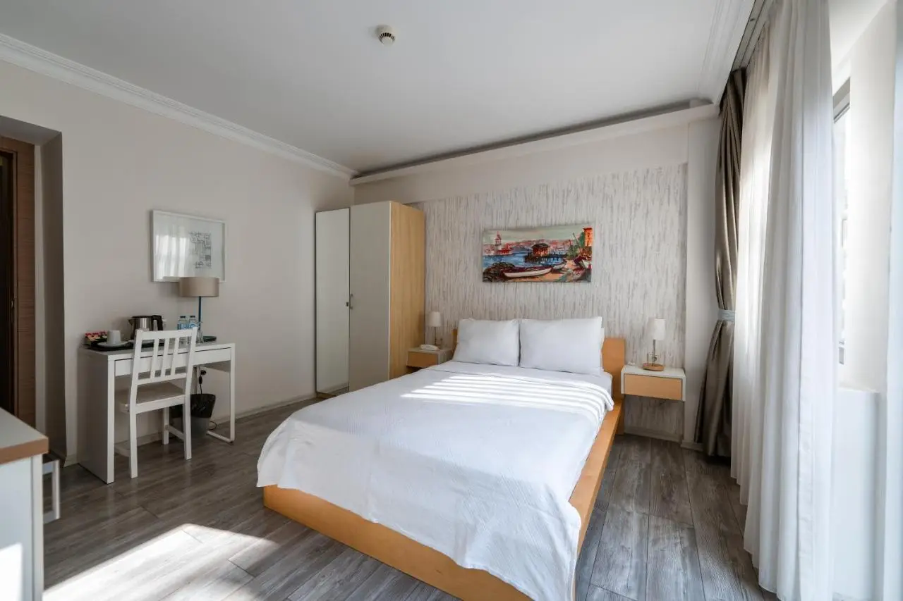Elanaz Hotel