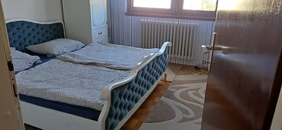 Apartment Dobrinja 2 center near the airport.