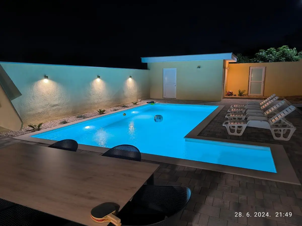 Villa Bona - Private Pool Oasis