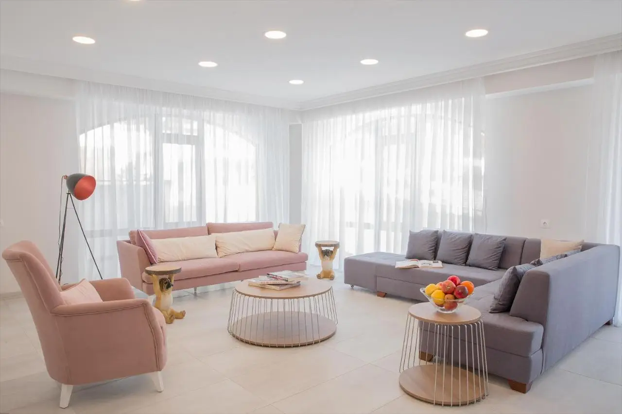 Kokhta Plaza Boutique Hotel
