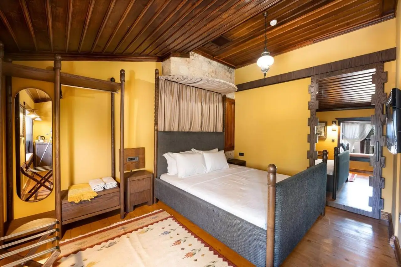 House 5 Hotel