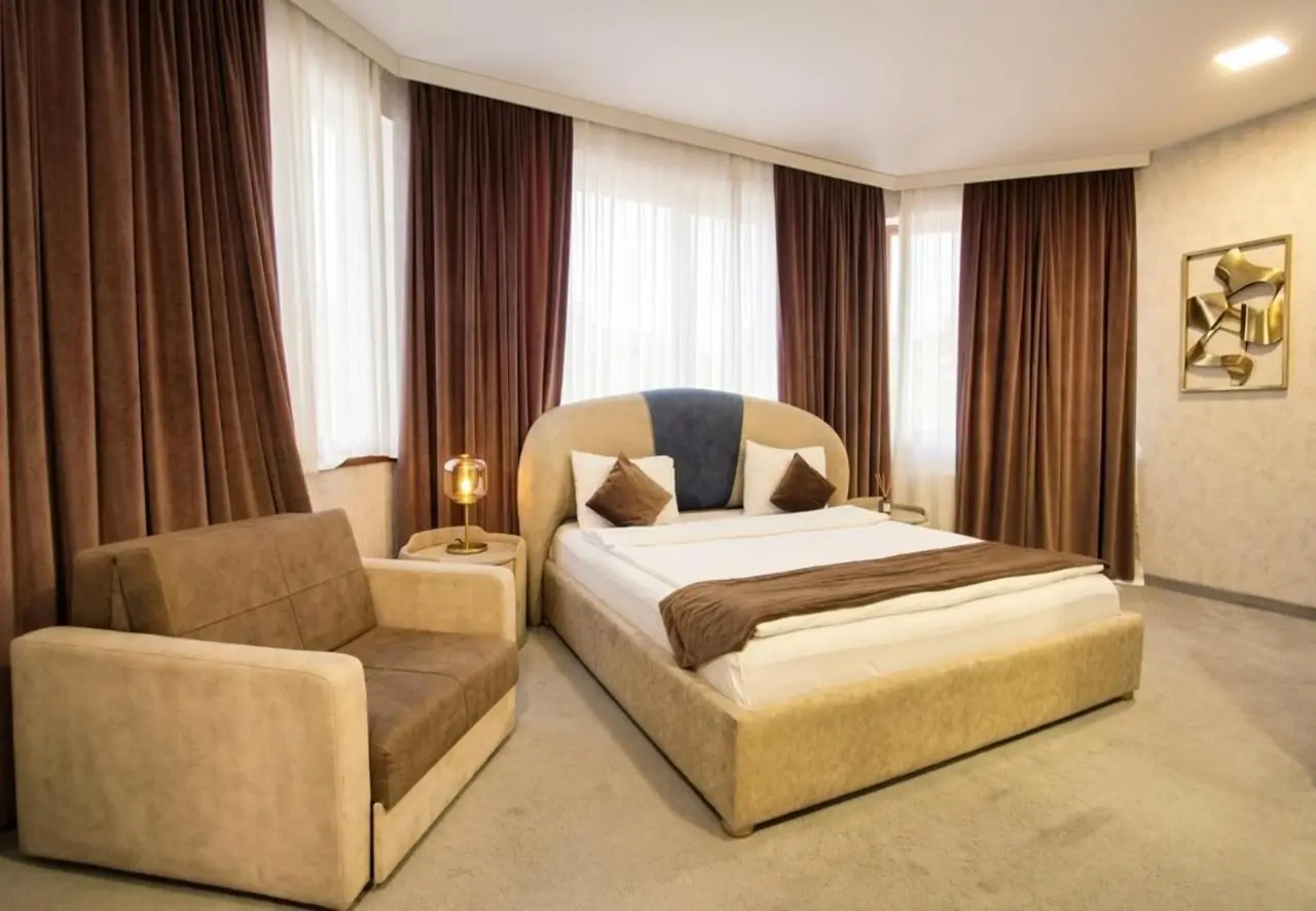 Sunday Luxury Hotel