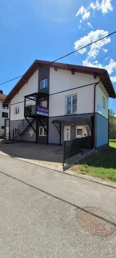 Oz Lux Apartments