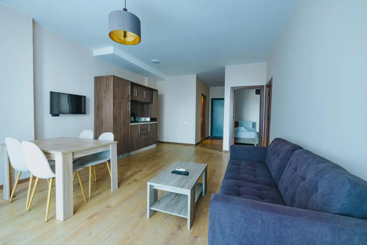Komunna Luxe