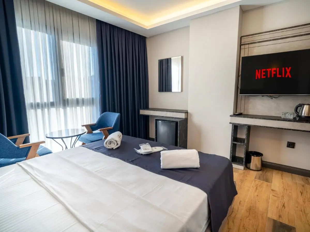 Modernlux Hotel