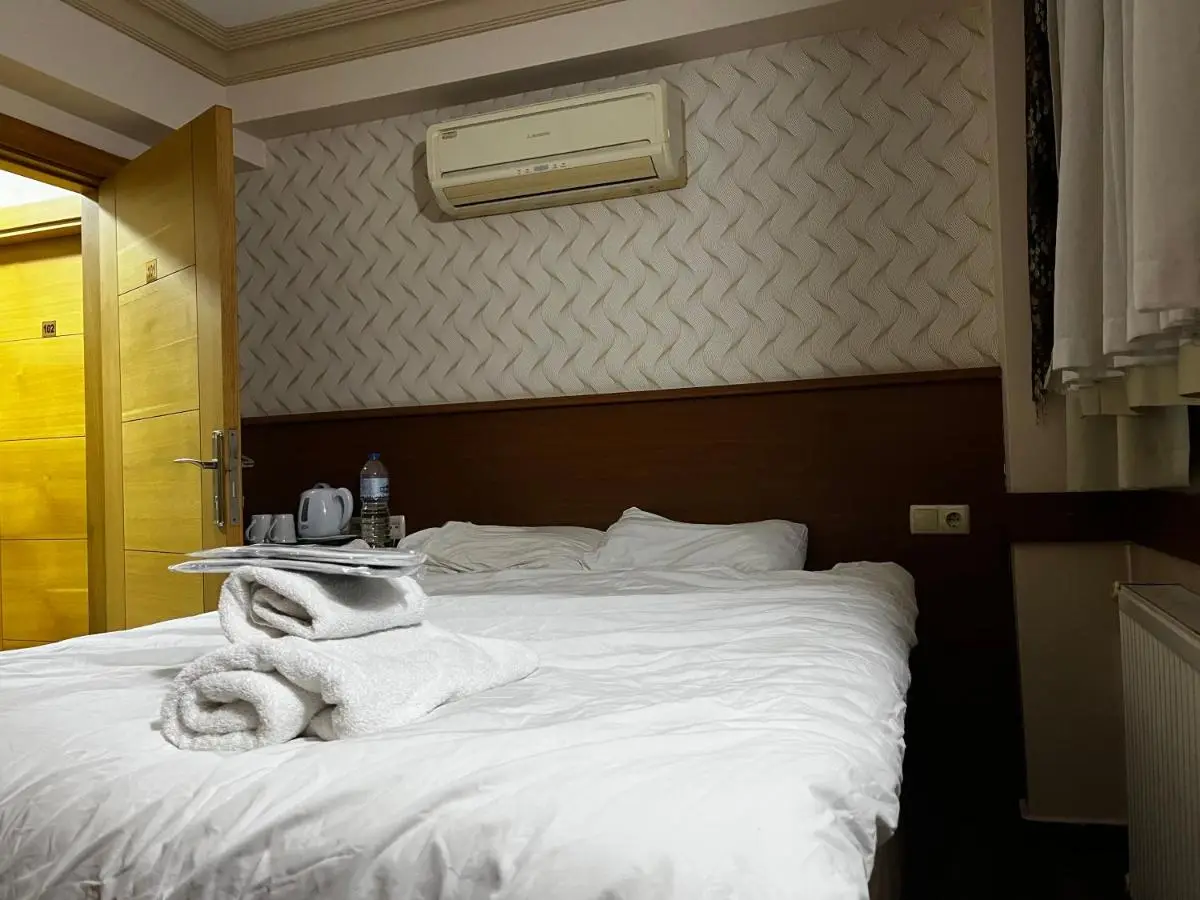 Grand Peninsula Hotel