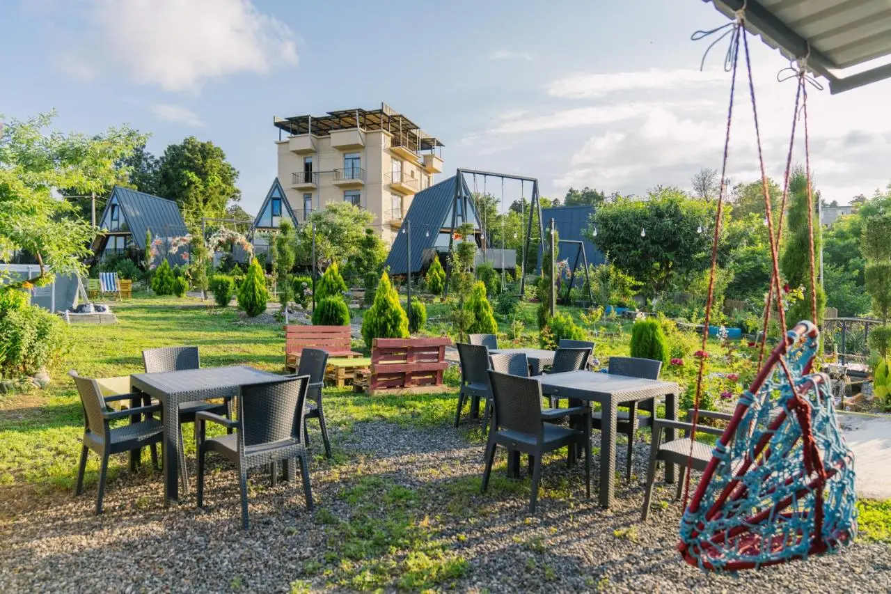 La'Familia Cottages