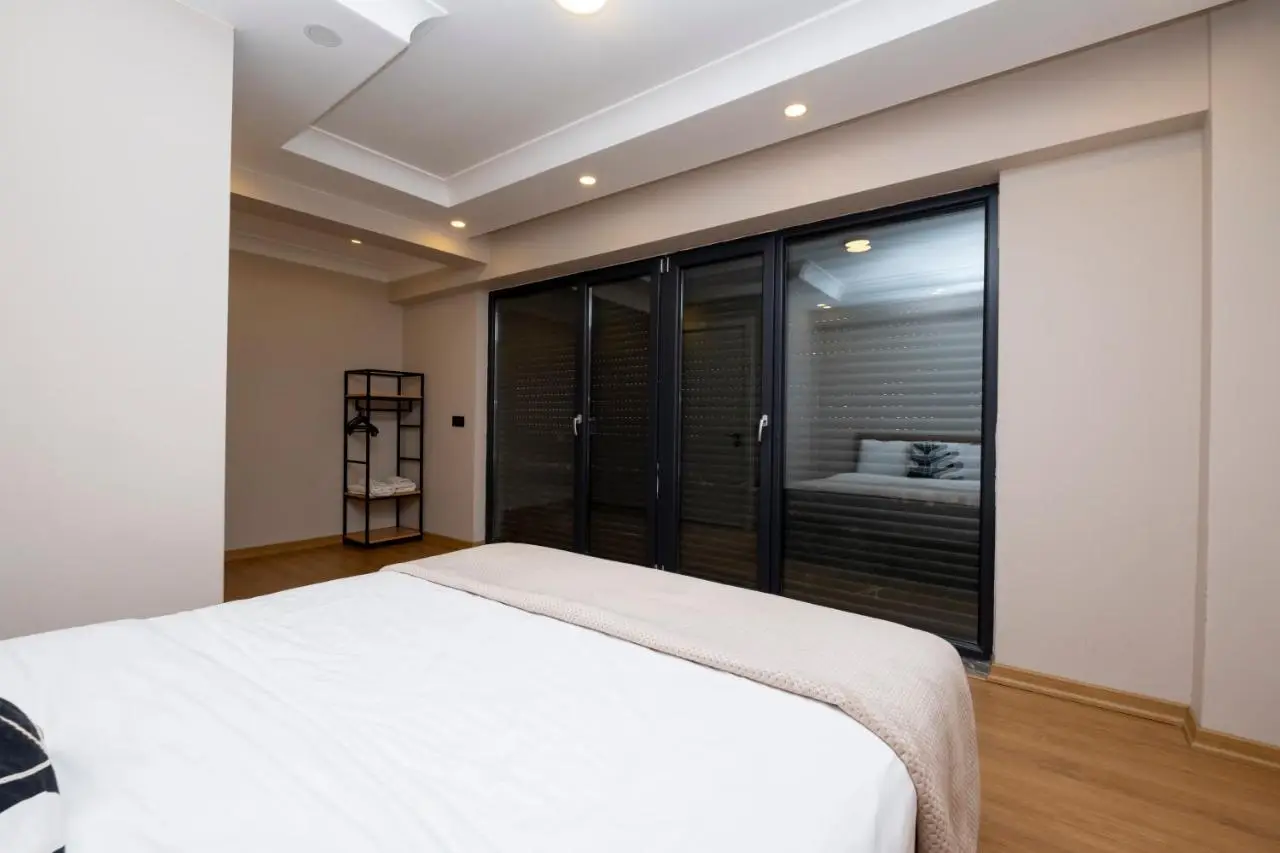 Sea View Two-Bedroom Suite in Managed Residence - Parking and Elevator