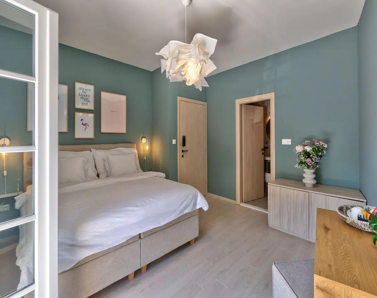 Central boutique room with amazing river view