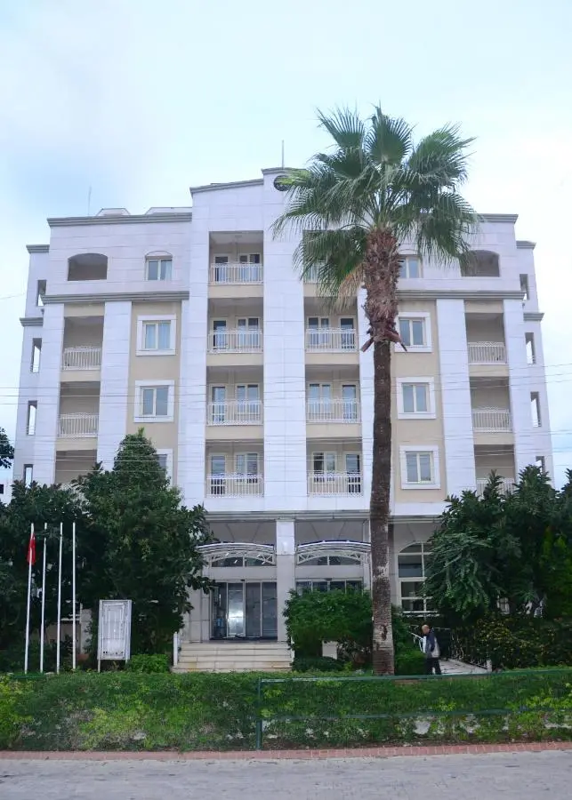 Almena Hotel