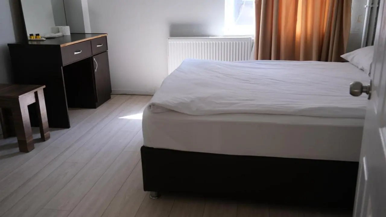 Simon Hotel