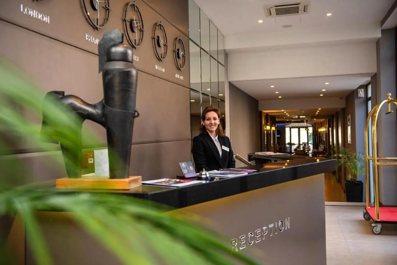 City Avenue Hotel