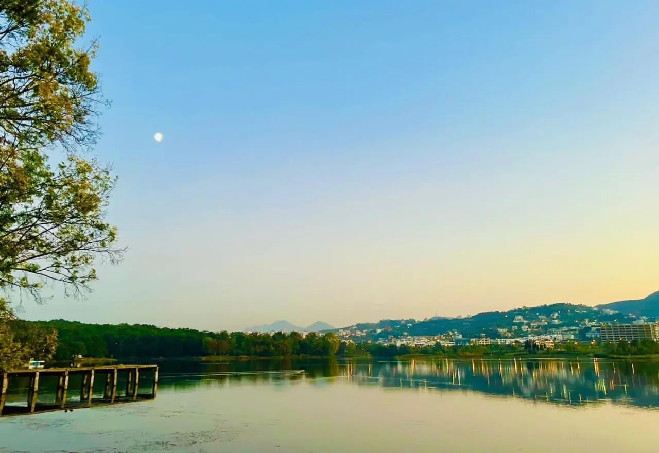 Lake Escape - Home 2
