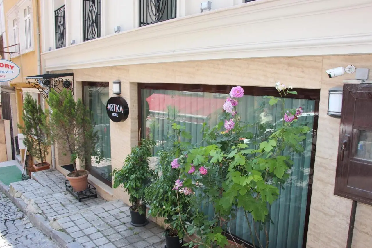 Artika Hotel