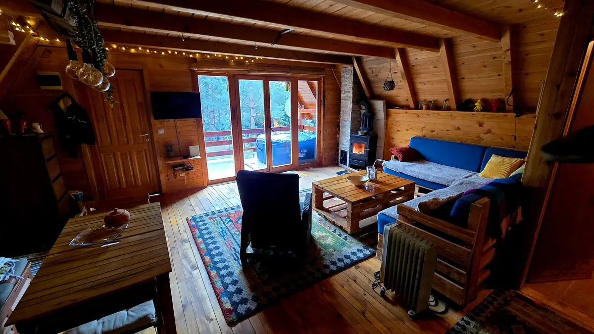 Cozy Forest Hut near Sarajevo with outdoor hot tub