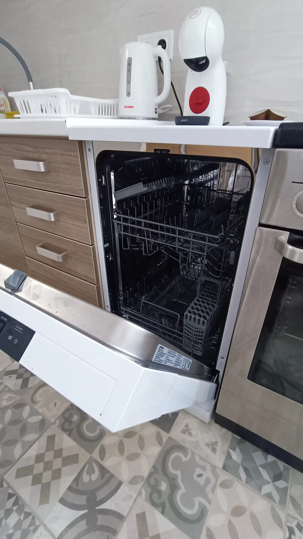 modern, one bedroom, free parking, airconditioning