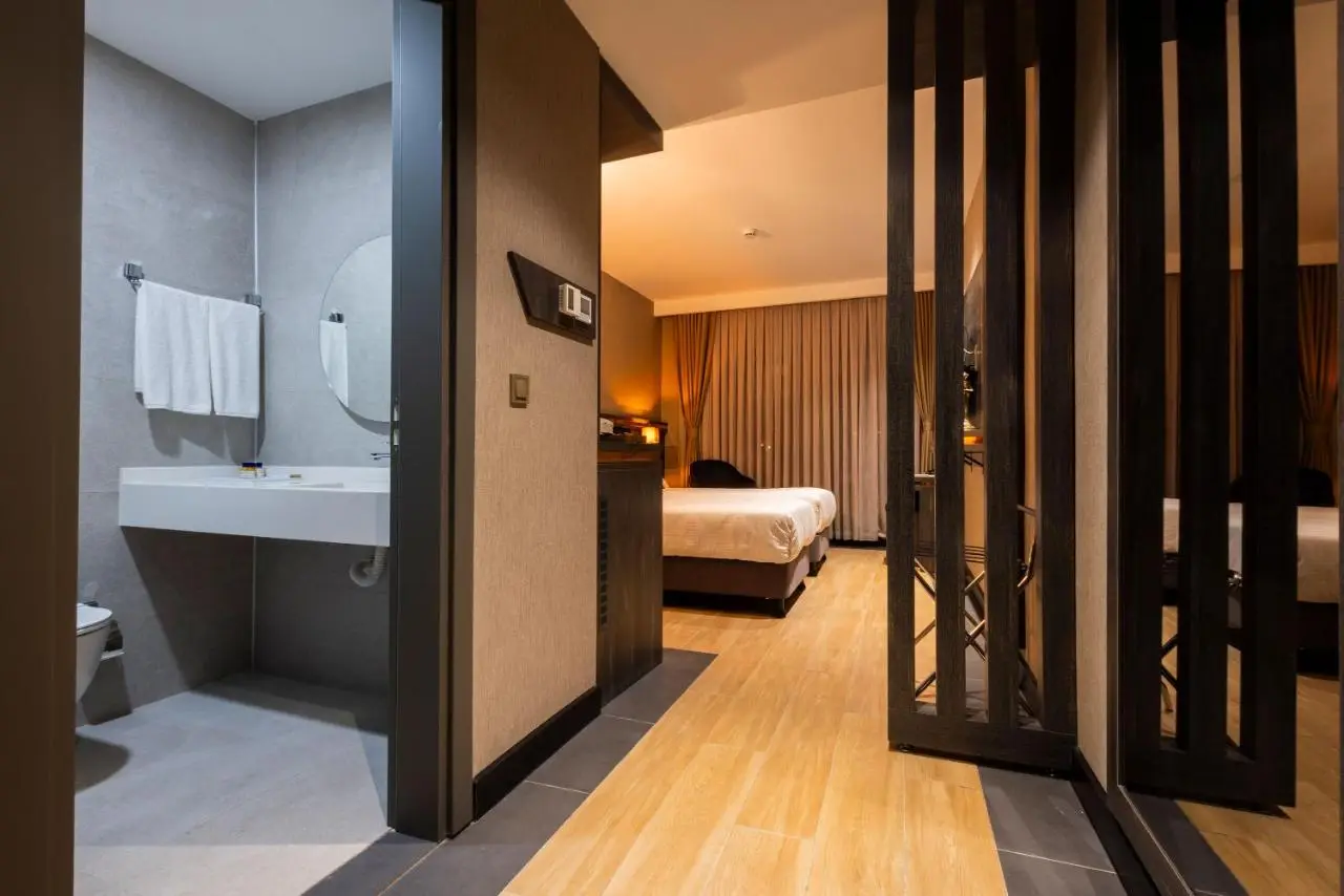 WestDoor Hotel