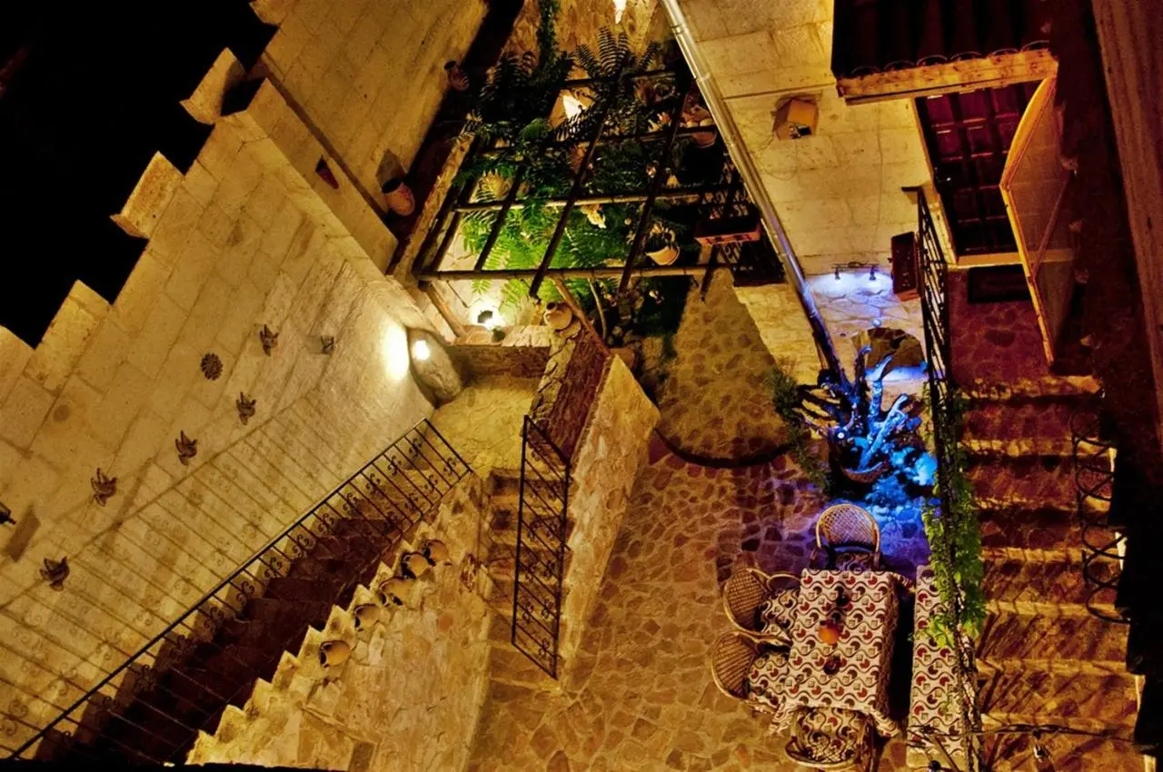 Adanos Konuk Evi