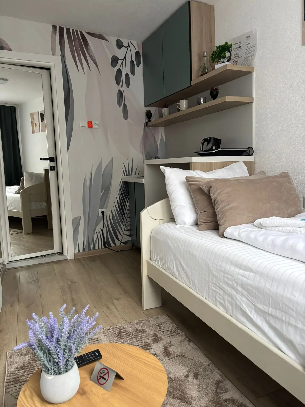 Cozy Solo Studio