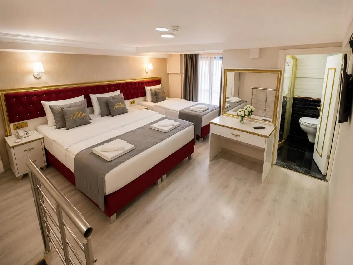 RHYTHM HOTEL