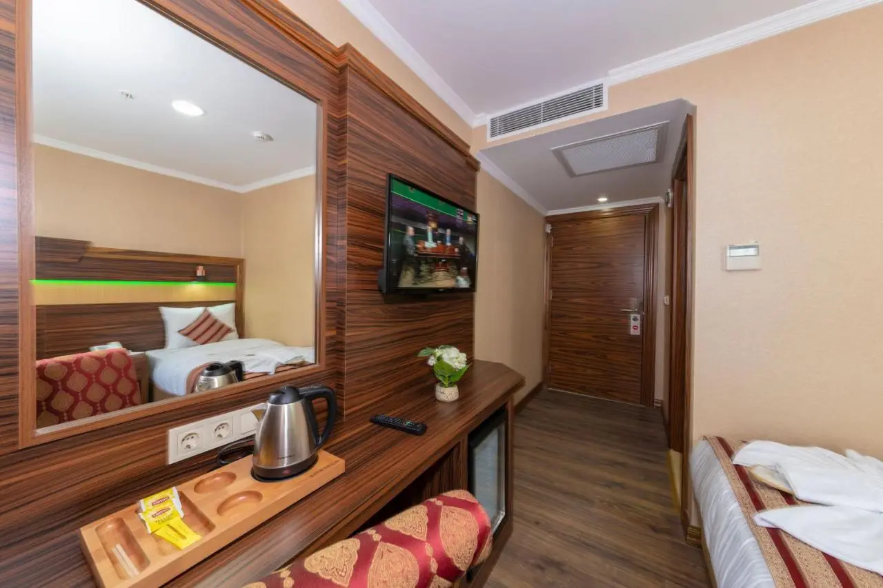 Vision Deluxe Hotel