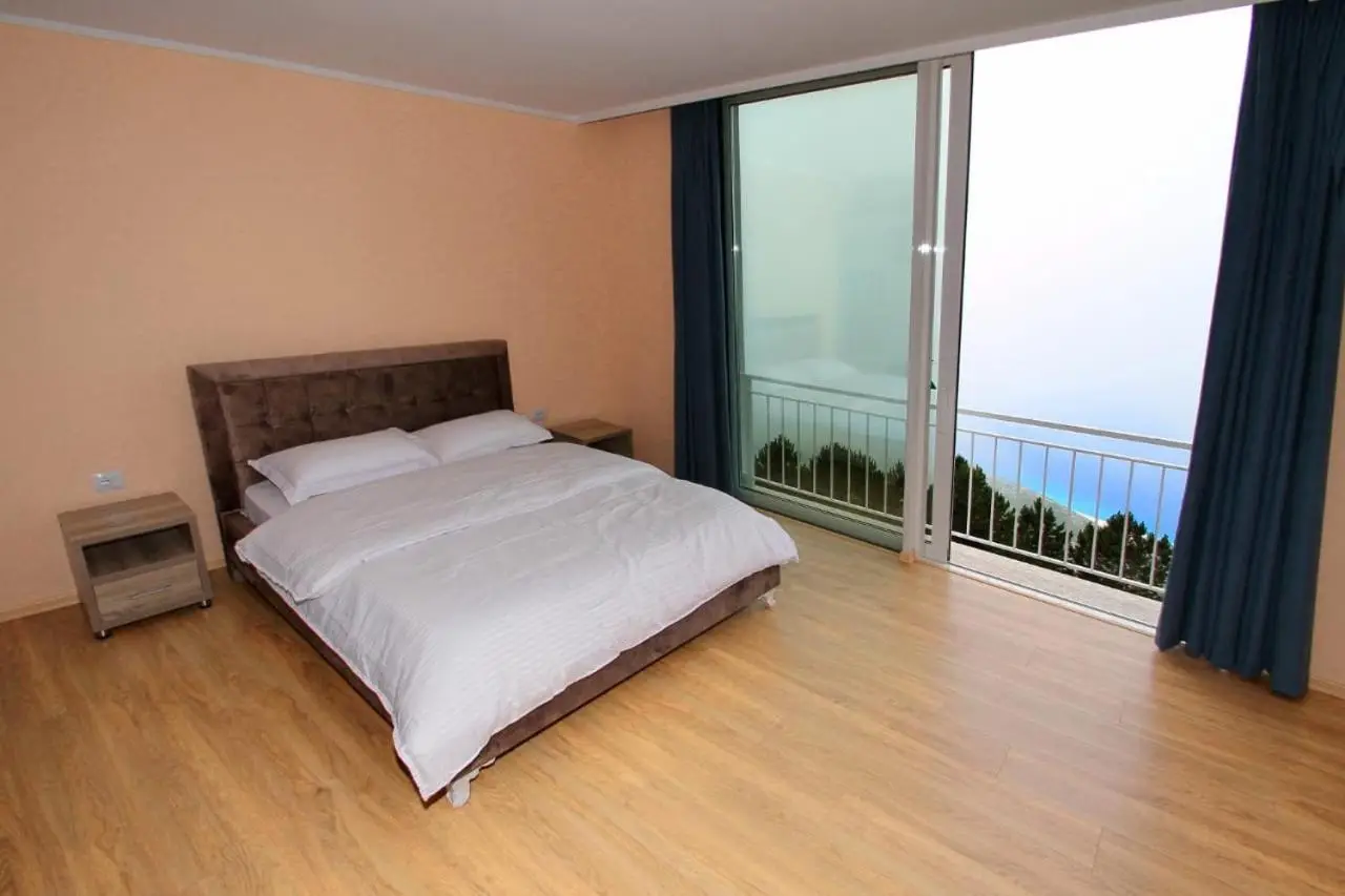 Hotel Keshtjella Llogara