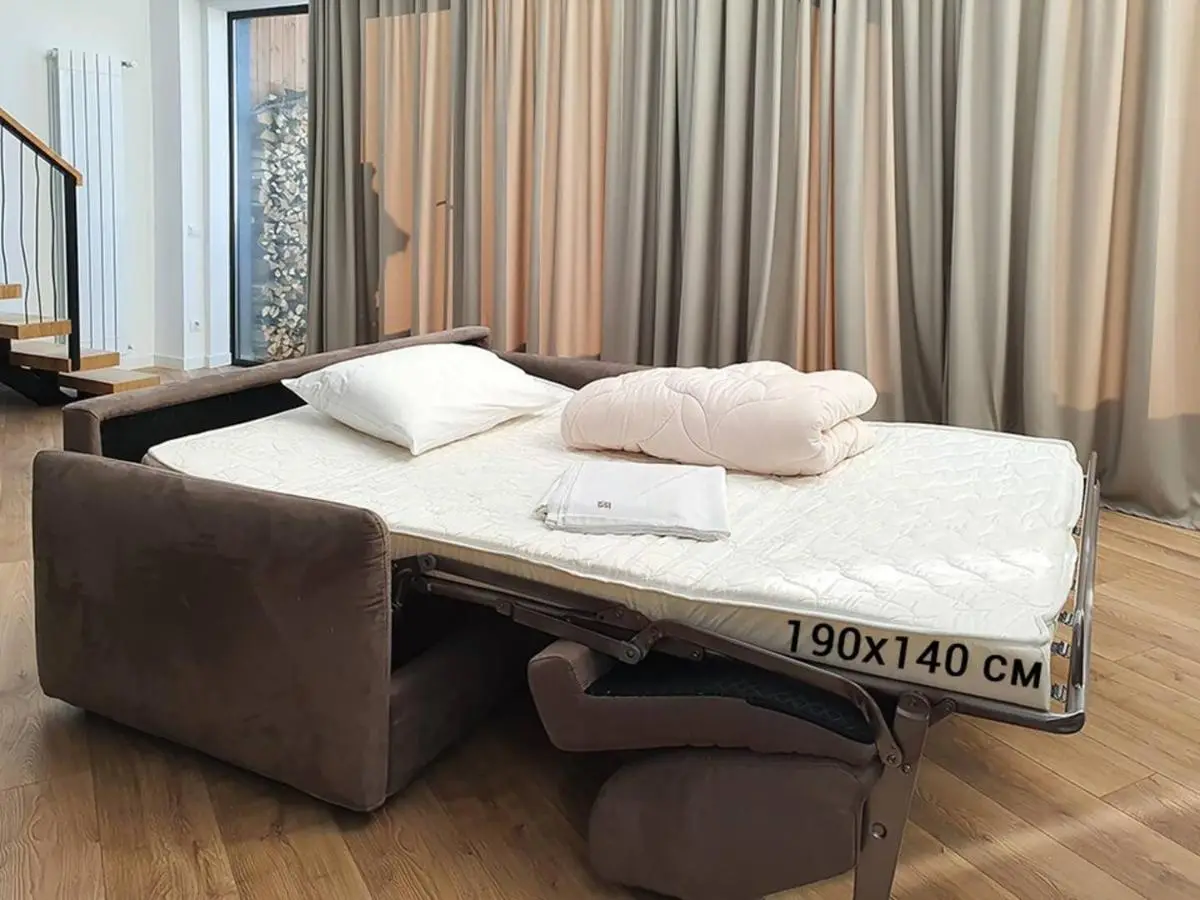 Gudauri Summer Apartment - Fireplace, Netflix on 100" Projector Screen, Full kitchen