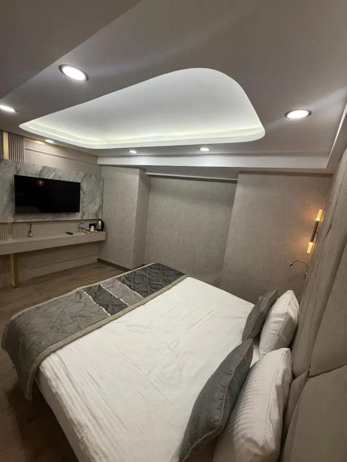 Elysia Plus Hotel