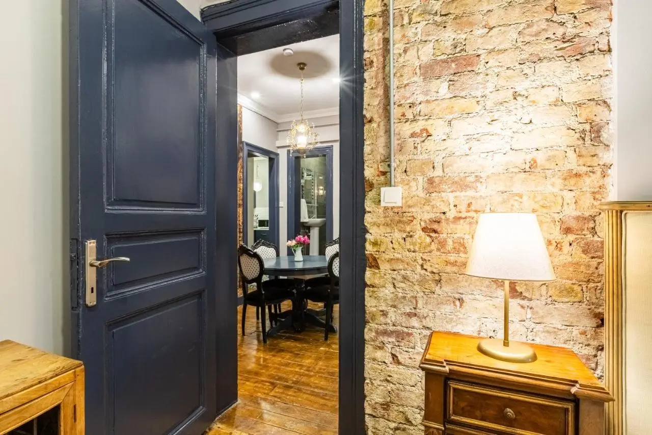 Ganbaru Tours - Flats in Galata