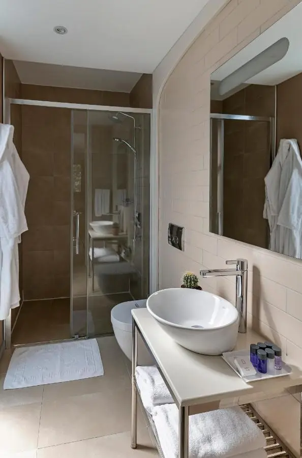 Upsuites Hotel