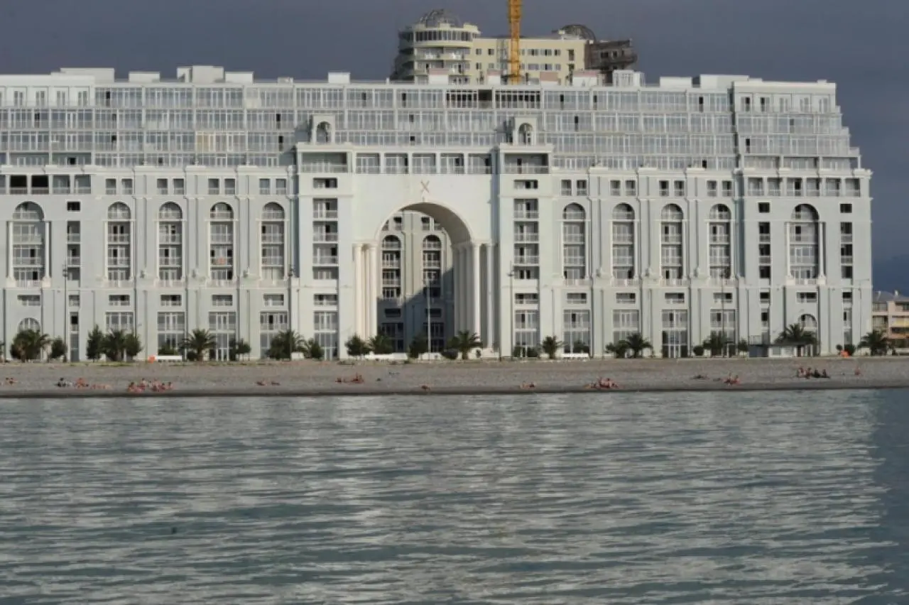 Watching The Sea Apartment