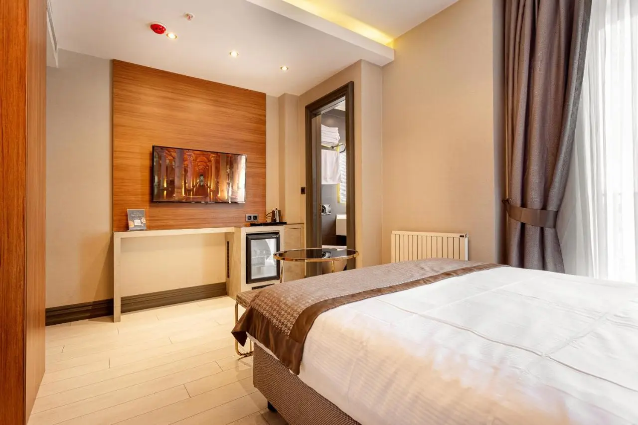 Santra Hotel